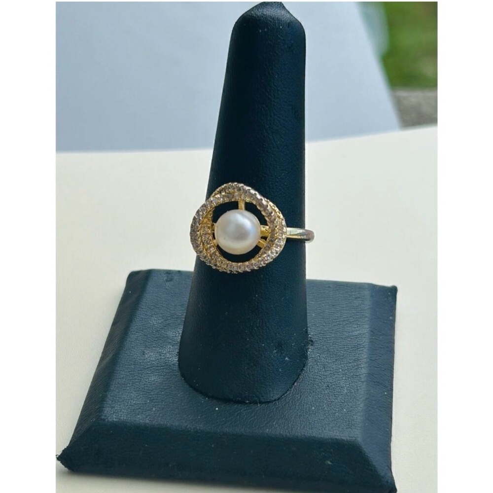 Adjustable Gold plated Faux Pearl Cocktail Ring Vintage Costume Jewelry - Picture 2 of 10